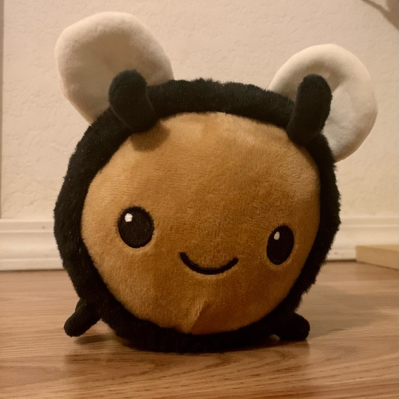 (2/$7) Fuzzy plush bee - Picture 1 of 3